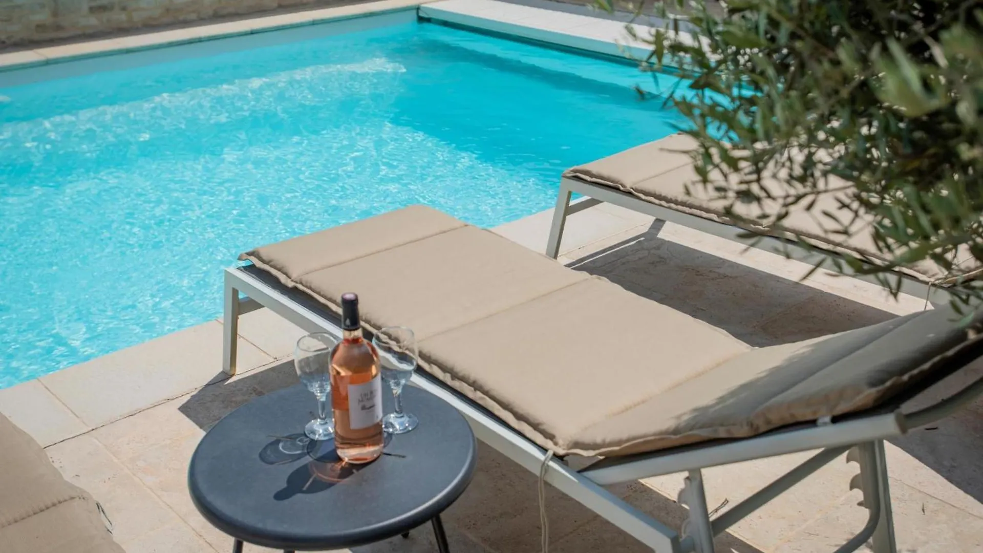 Le Mistral Villa Apt 0*,